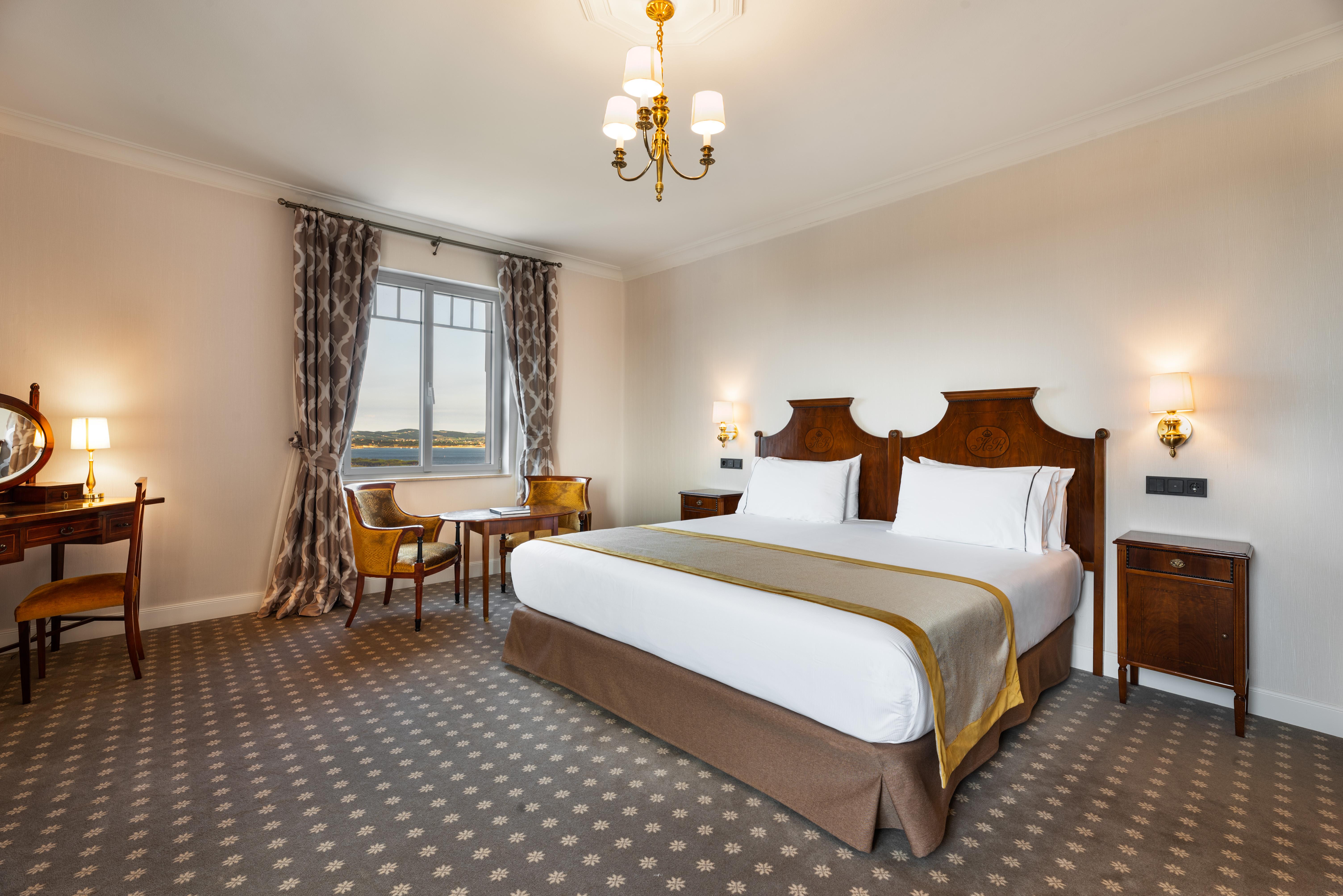 Eurostars Hotel Real Сантандер Екстериор снимка A room at the hotel